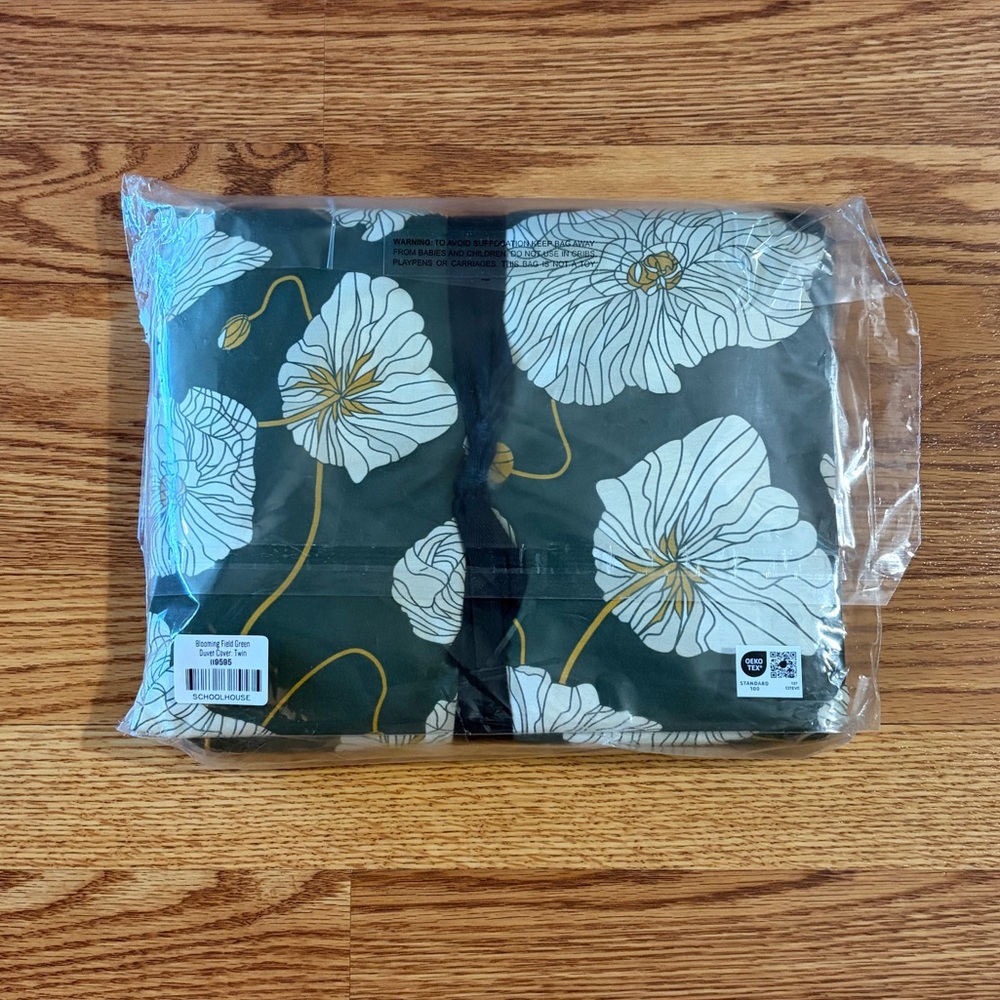 NEW Schoolhouse Blooming Field Floral Duvet Cover Twin - Picture 2 of 4